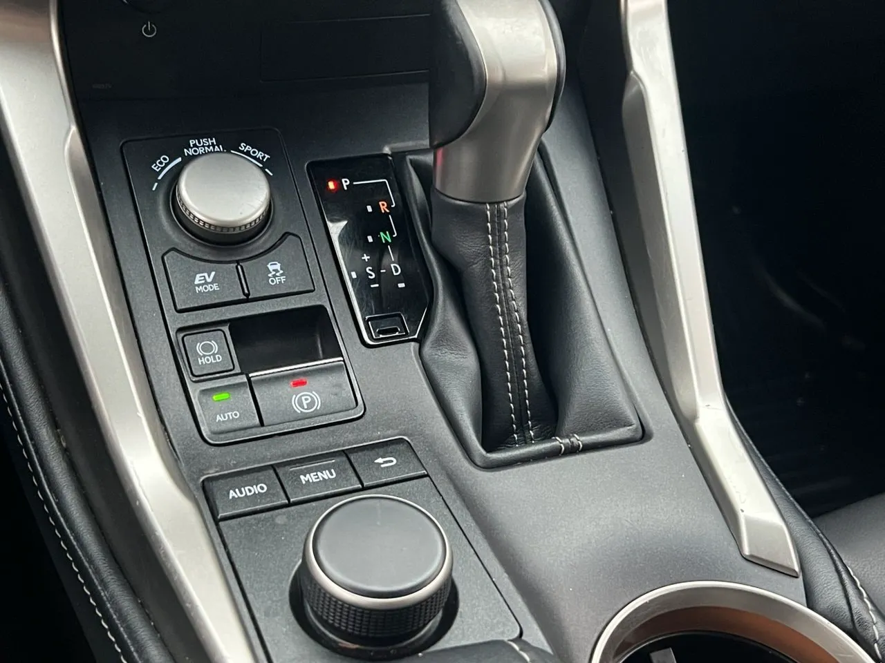 Vehicle image 26