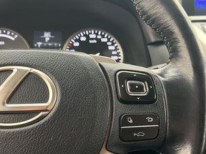 Lexus NX bild 19