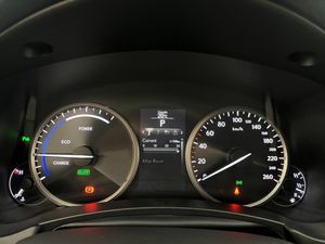 Lexus NX bild 18