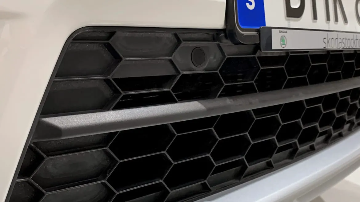 Vehicle image 14