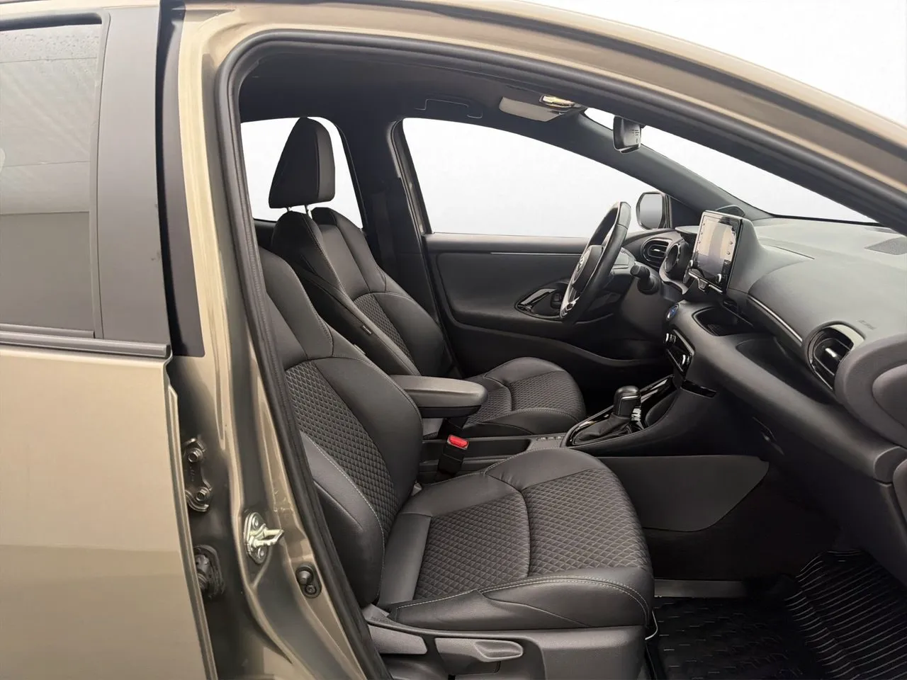 Vehicle image 22