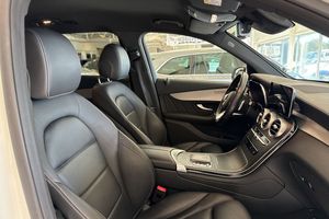 Mercedes GLC300 bild 15