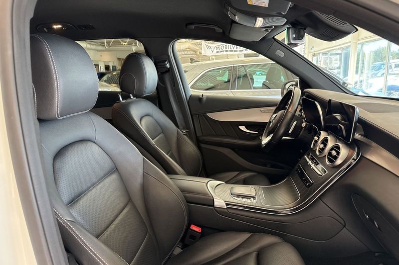 Mercedes GLC300 bild 15