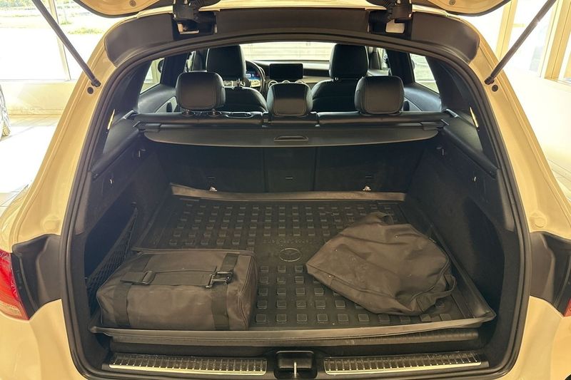 Mercedes GLC300 bild 21