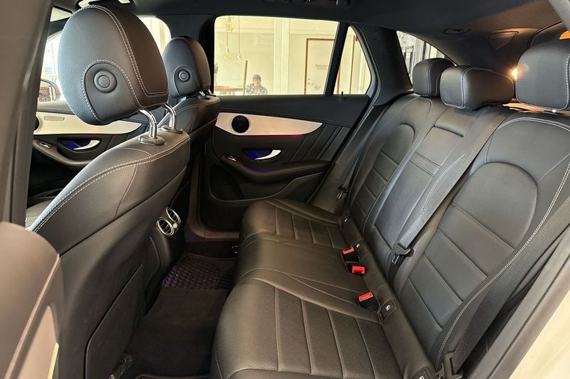 Mercedes GLC300 bild 18