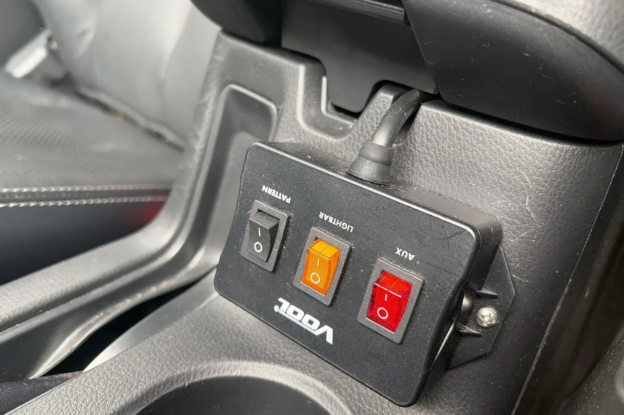 Vehicle image 23