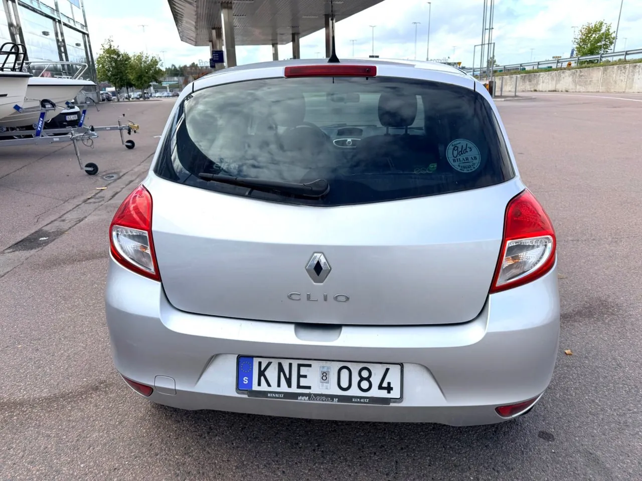Vehicle image 8