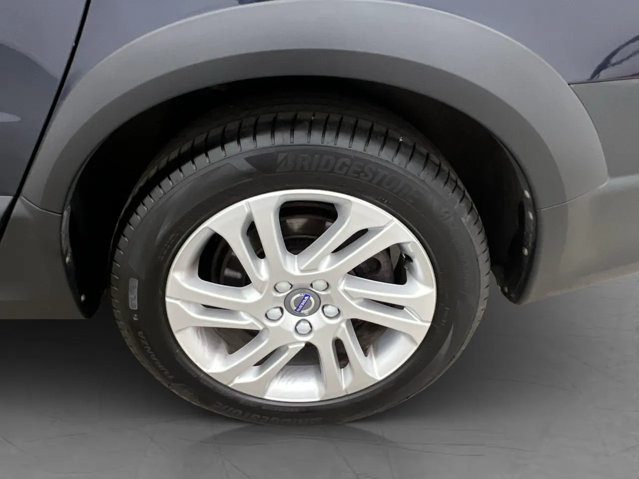 Vehicle image 25