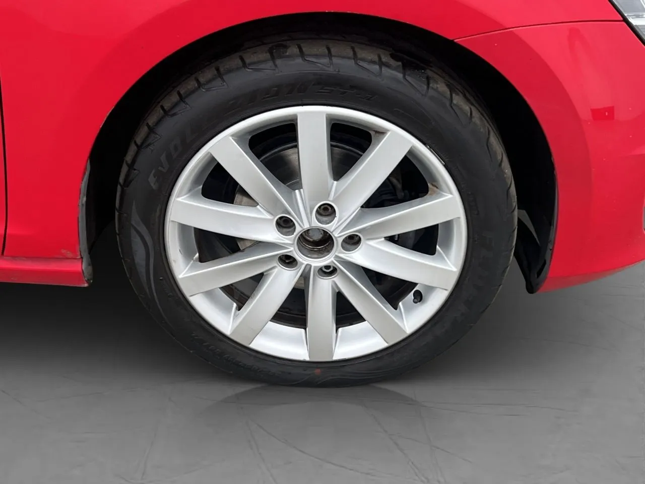 Vehicle image 25