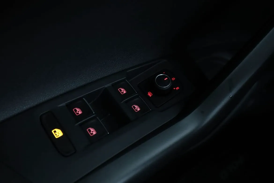 Vehicle image 26