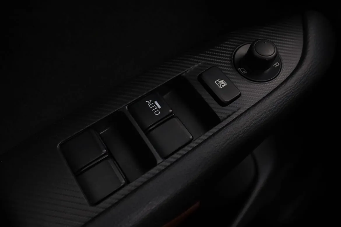Vehicle image 27