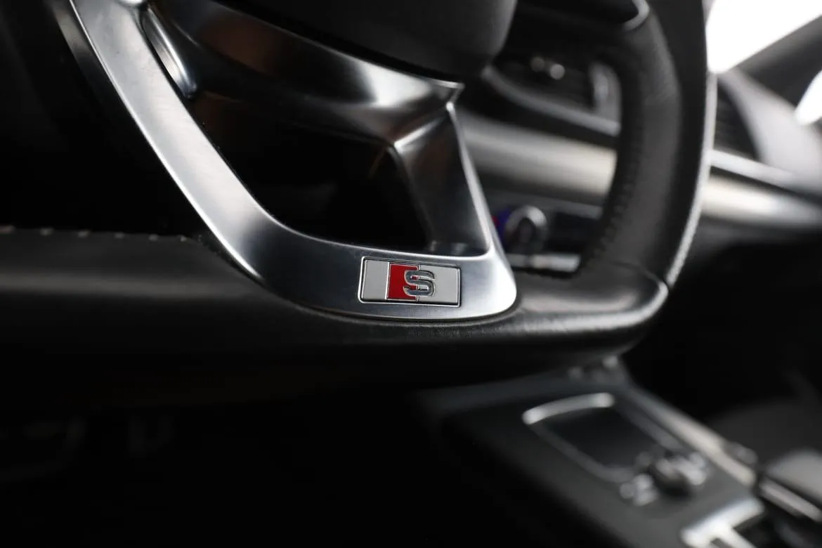 Vehicle image 31