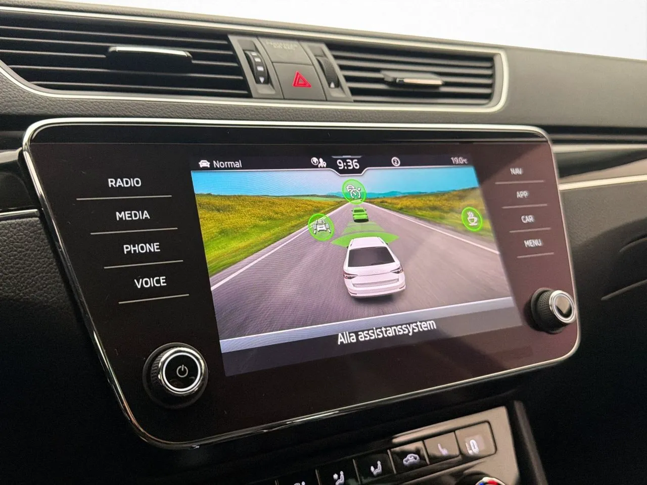Vehicle image 20