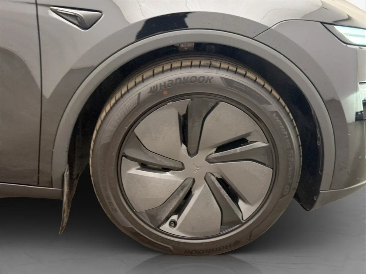 Vehicle image 33