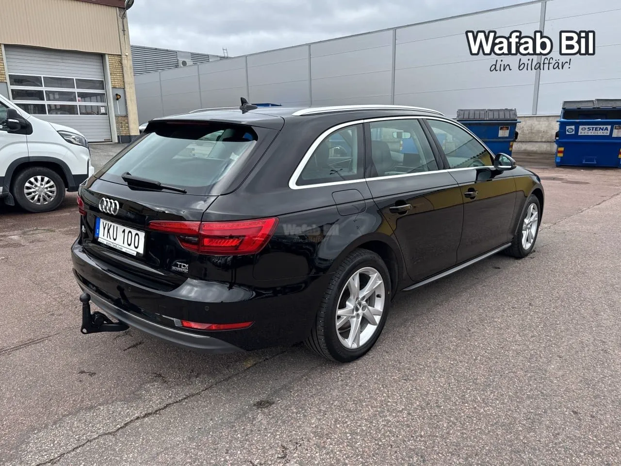 Vehicle image 10
