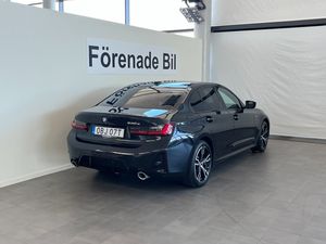 BMW 330 bild 13