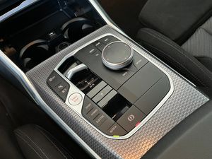 BMW 330 bild 8