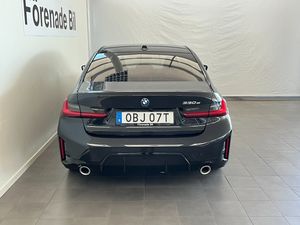 BMW 330 bild 12