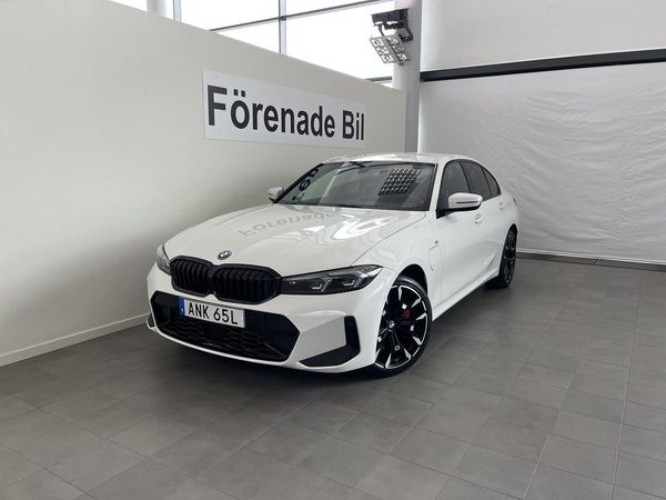 BMW 330 e xDrive Sedan M Sport Pro H/K Drag Rattvärme Adpt Farth - 2025