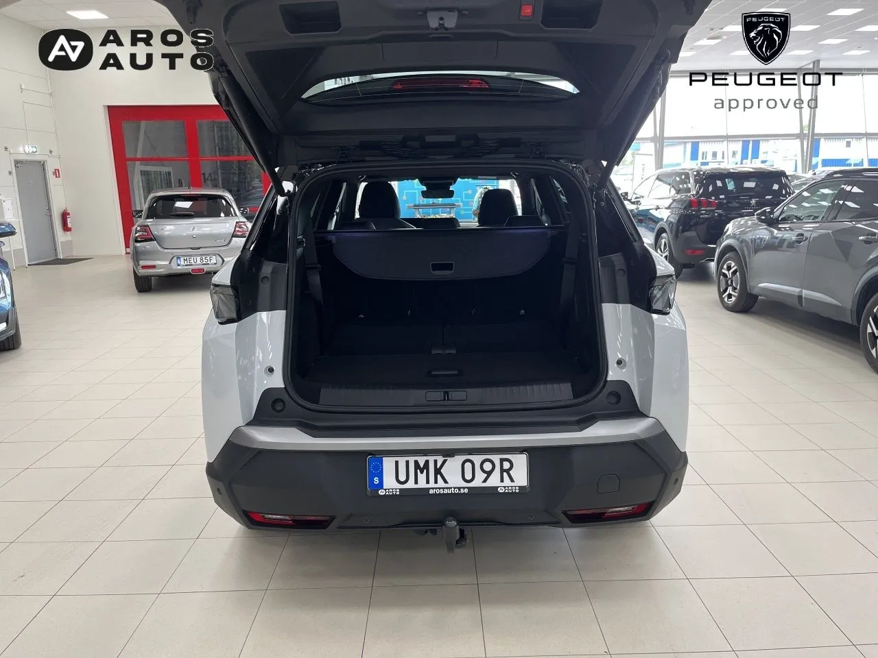Vehicle image 13