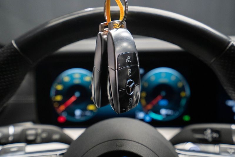 Mercedes E300 bild 22