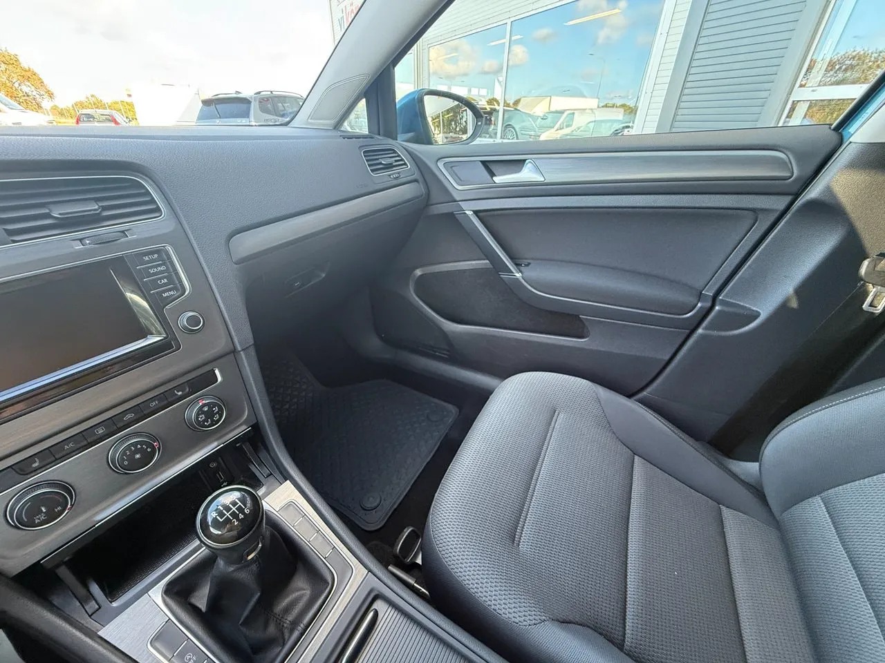 Vehicle image 14