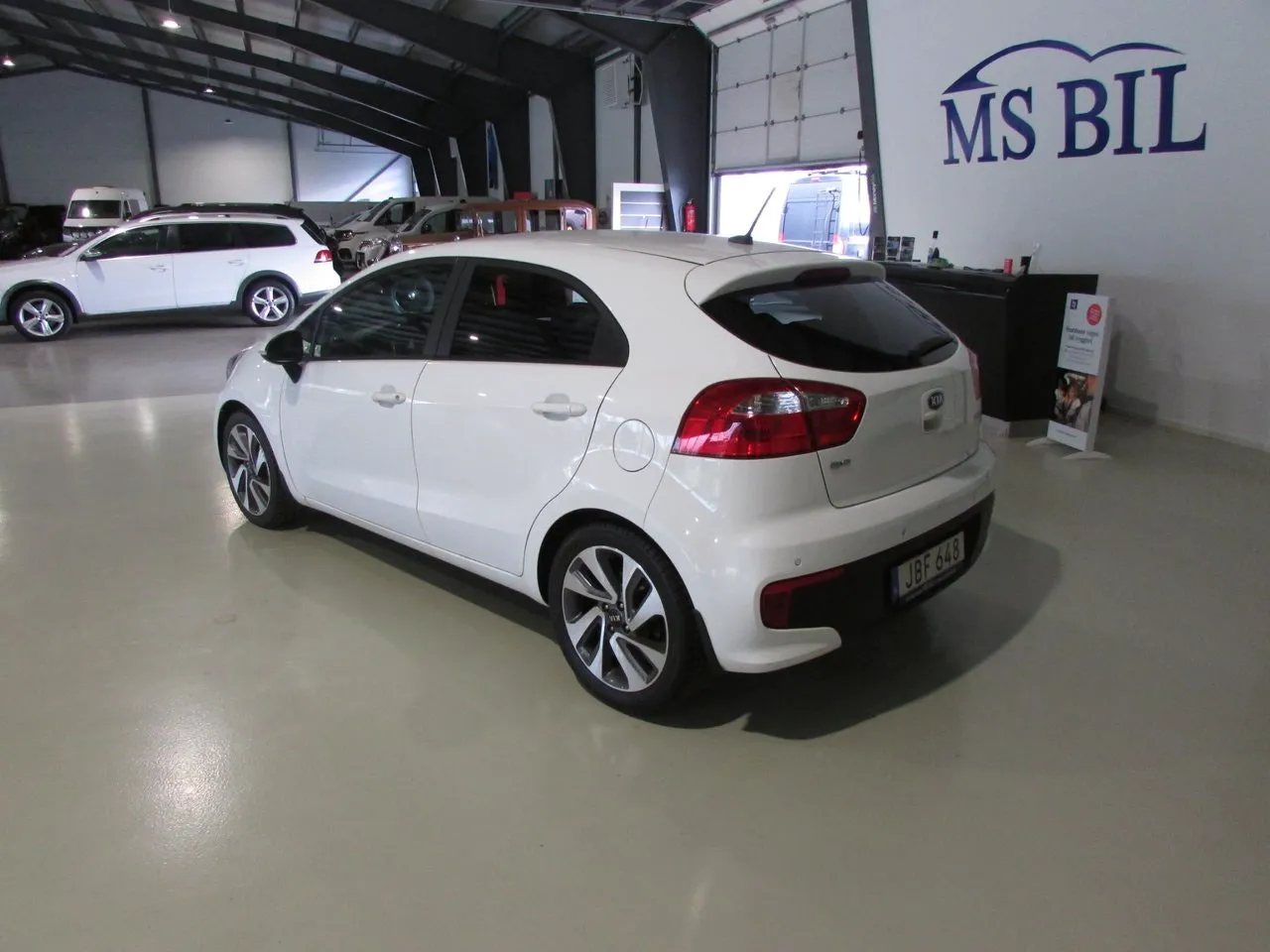 Vehicle image 6