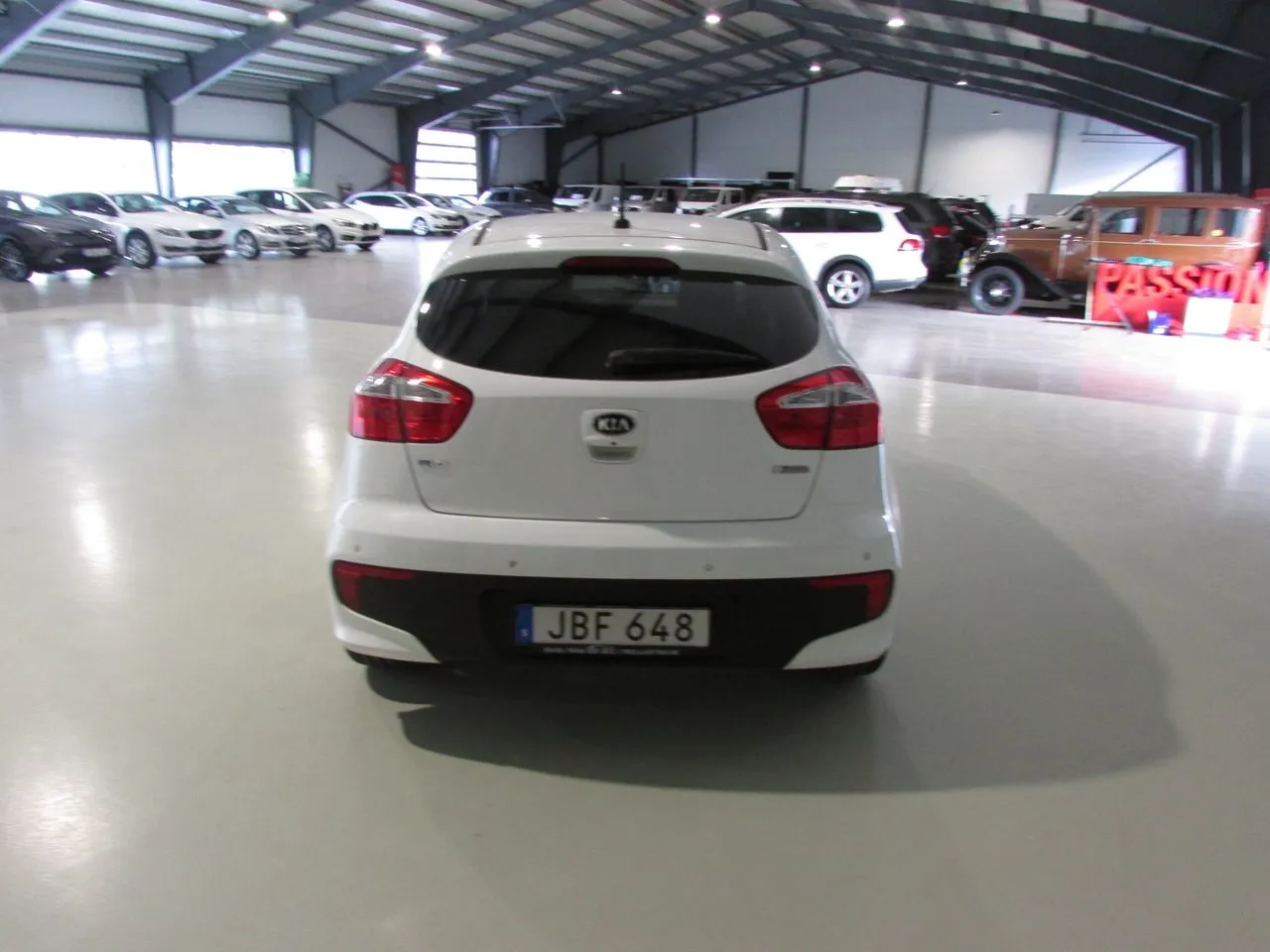 Vehicle image 5