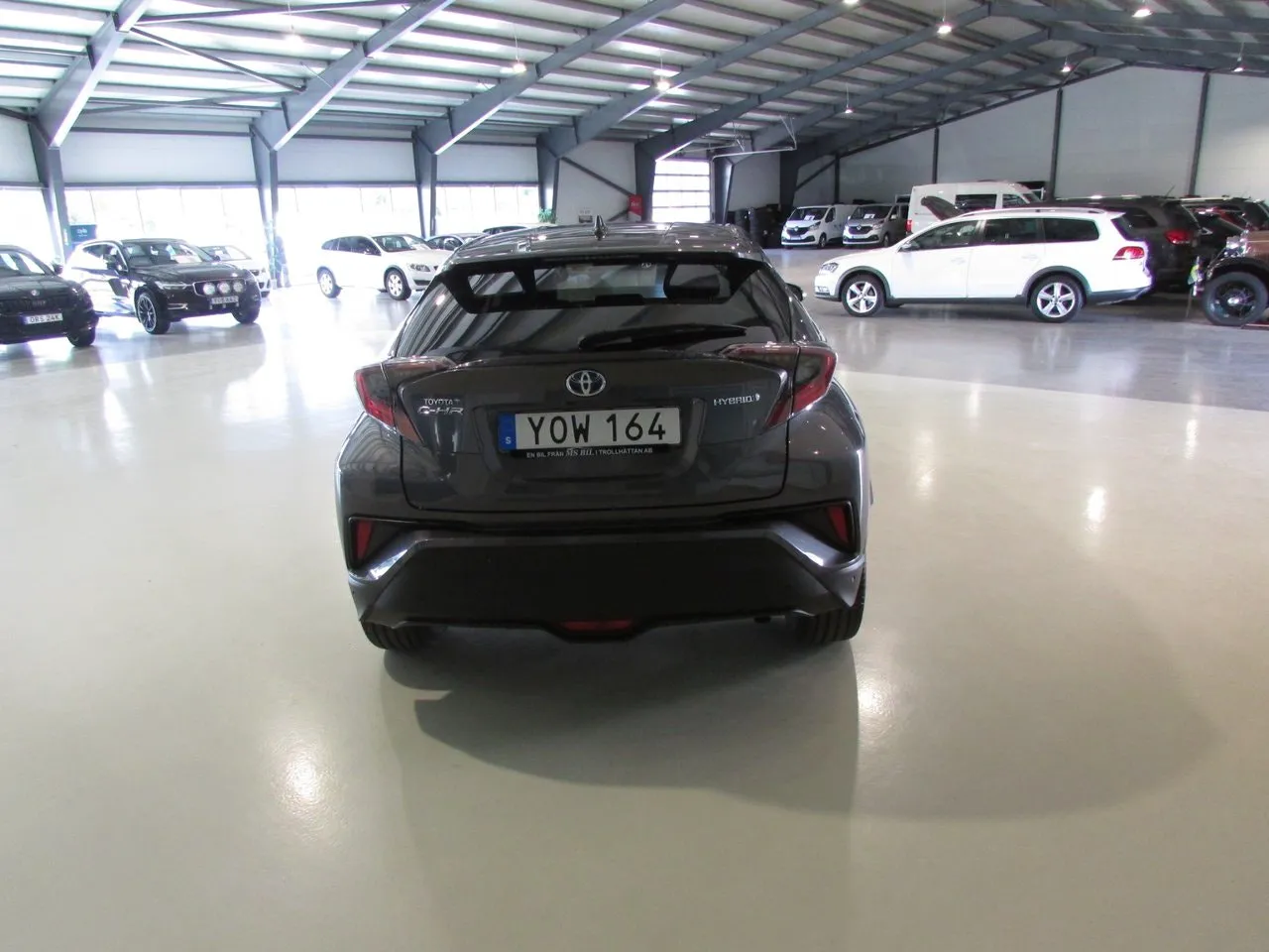 Vehicle image 5
