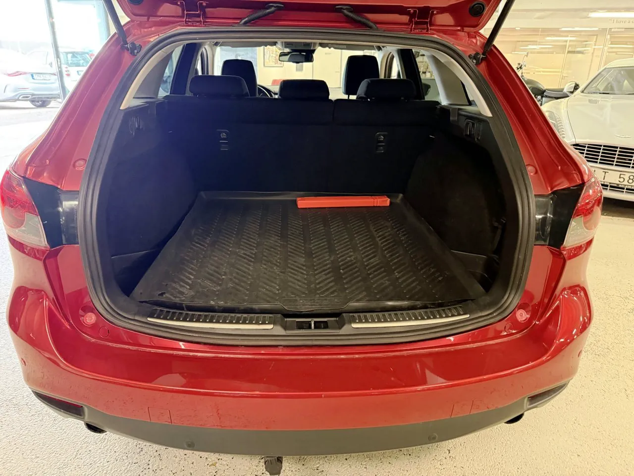 Vehicle image 18