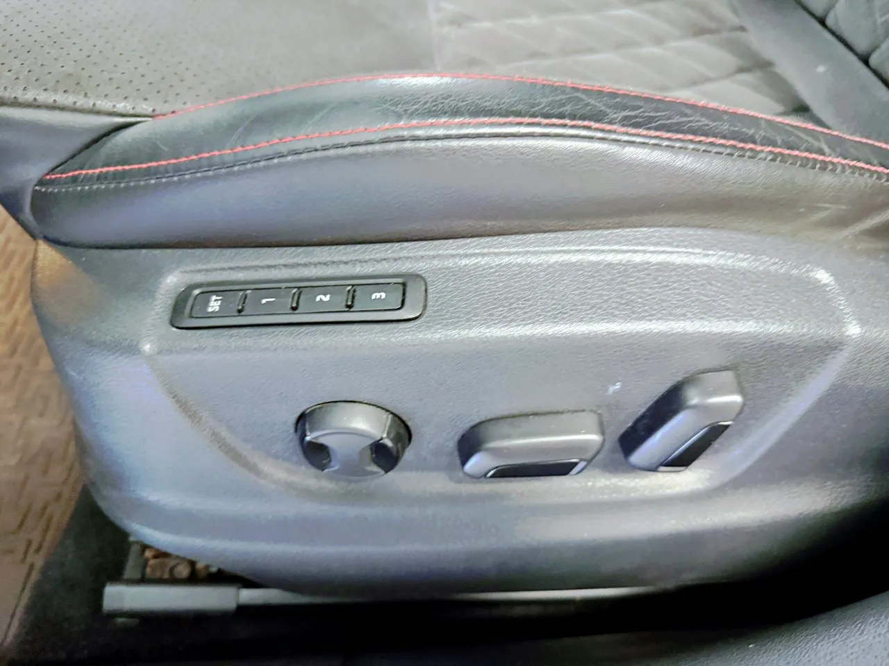 Vehicle image 22