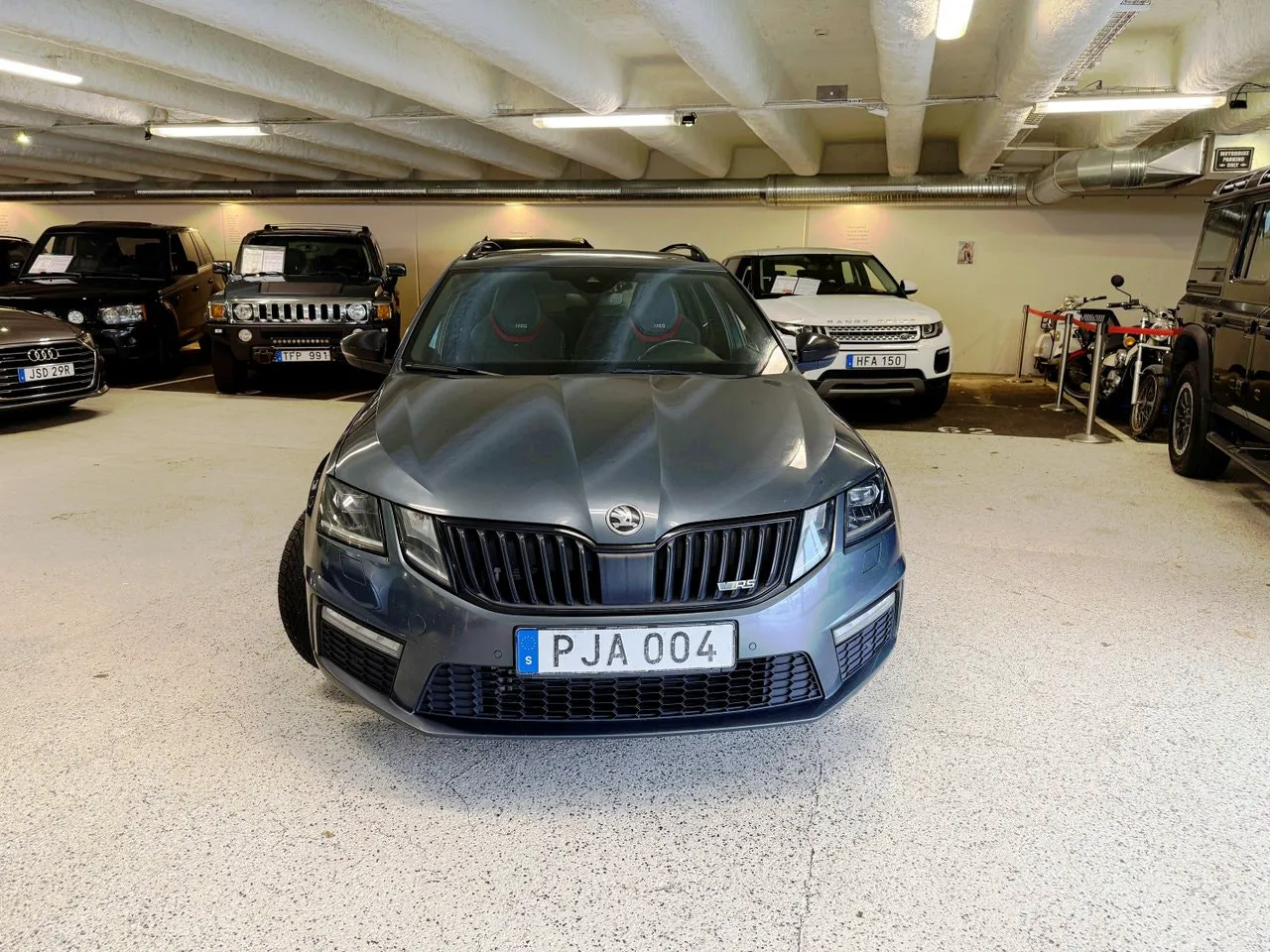 Vehicle image 6