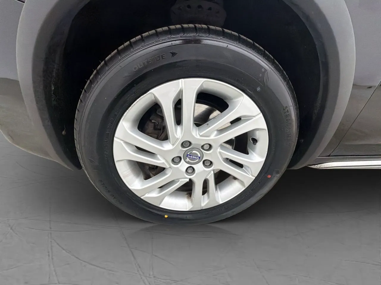 Vehicle image 24