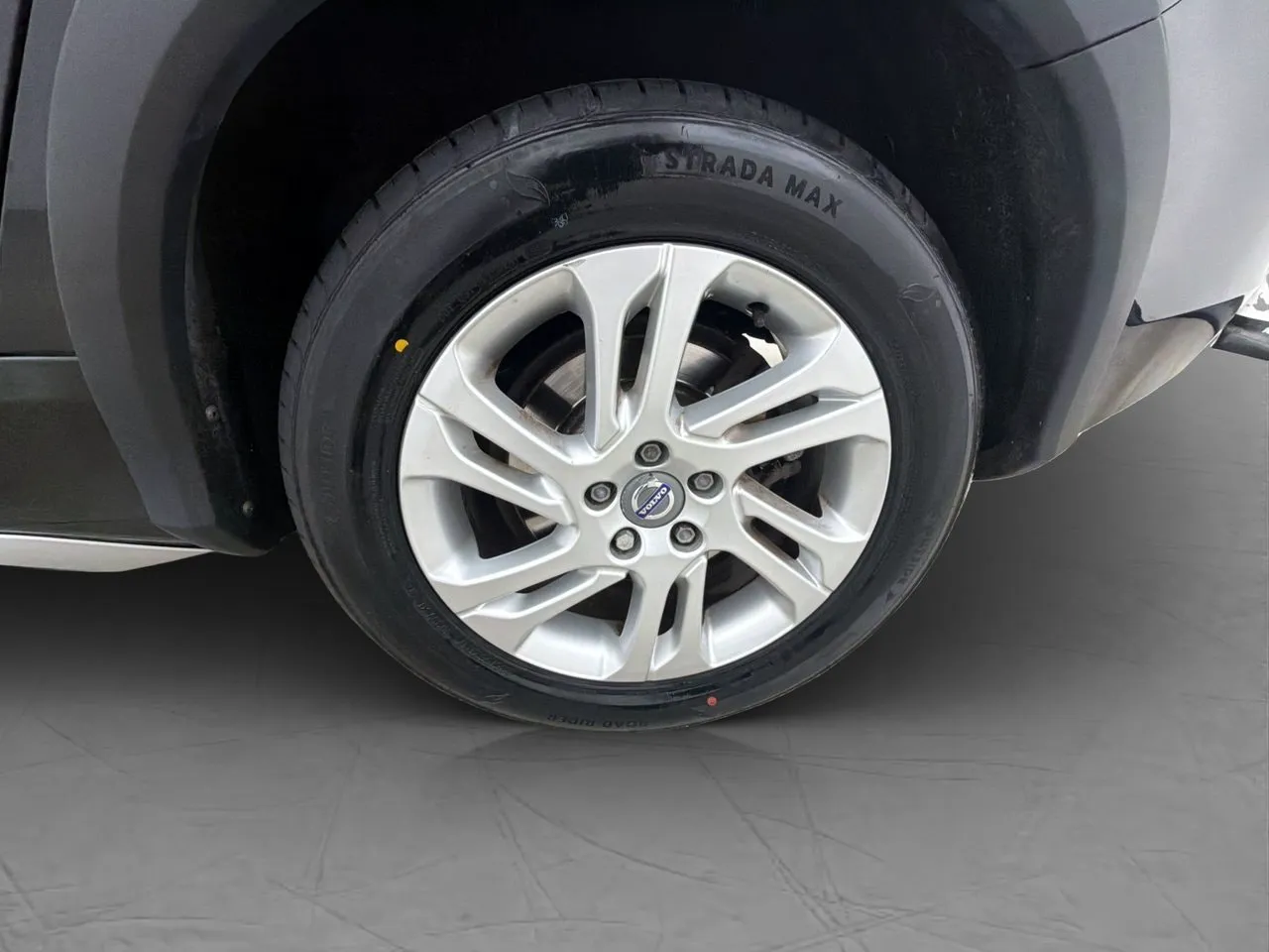Vehicle image 25