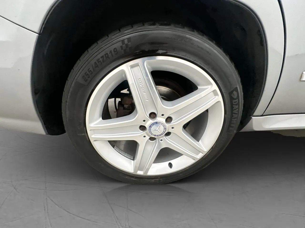 Vehicle image 26