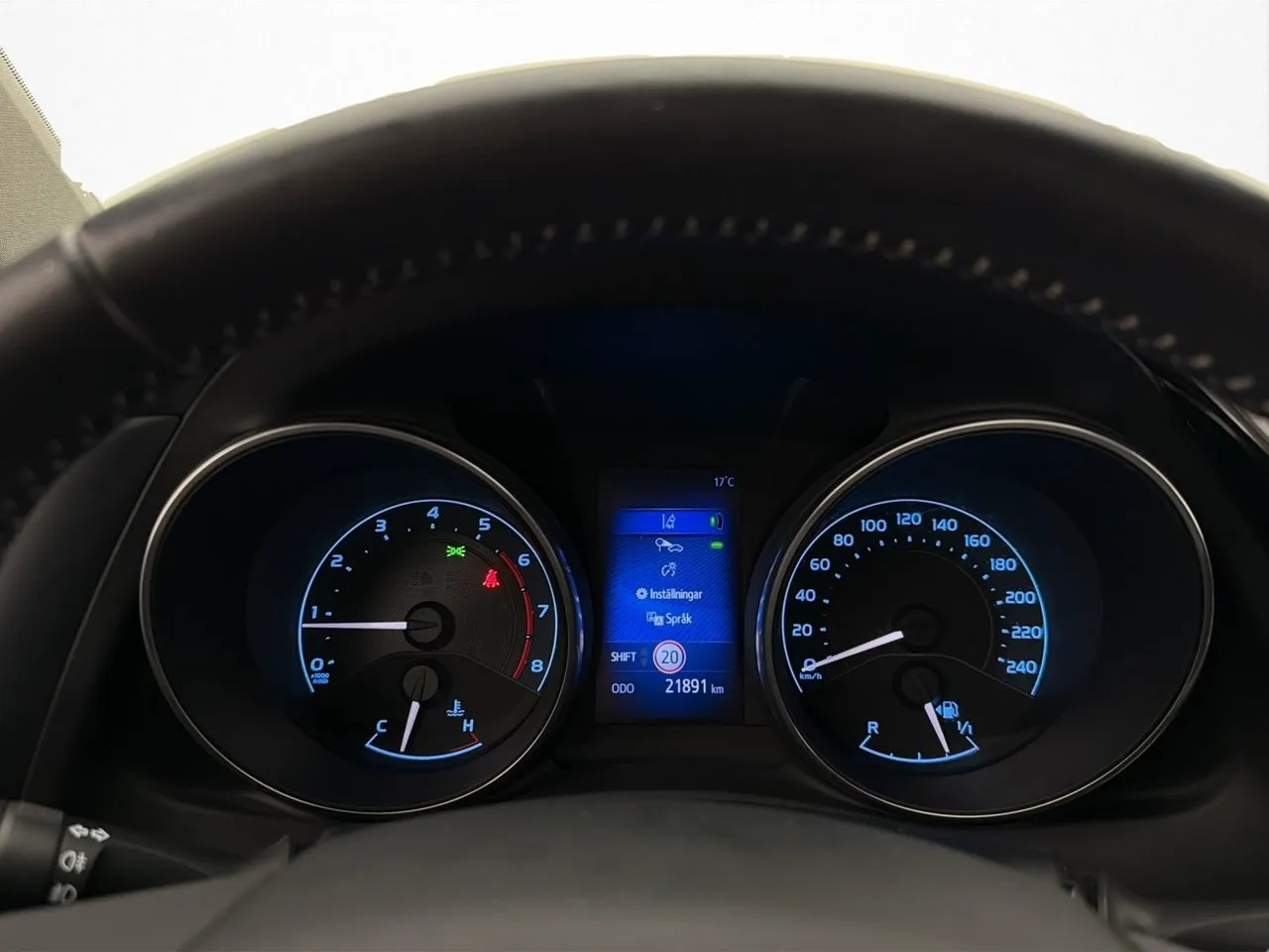 Vehicle image 14