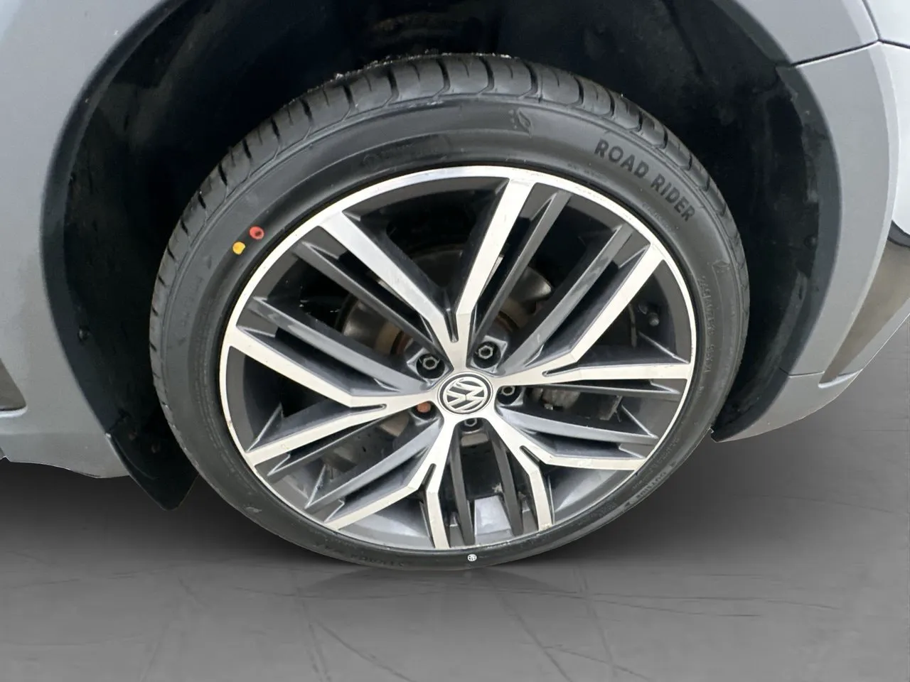Vehicle image 30