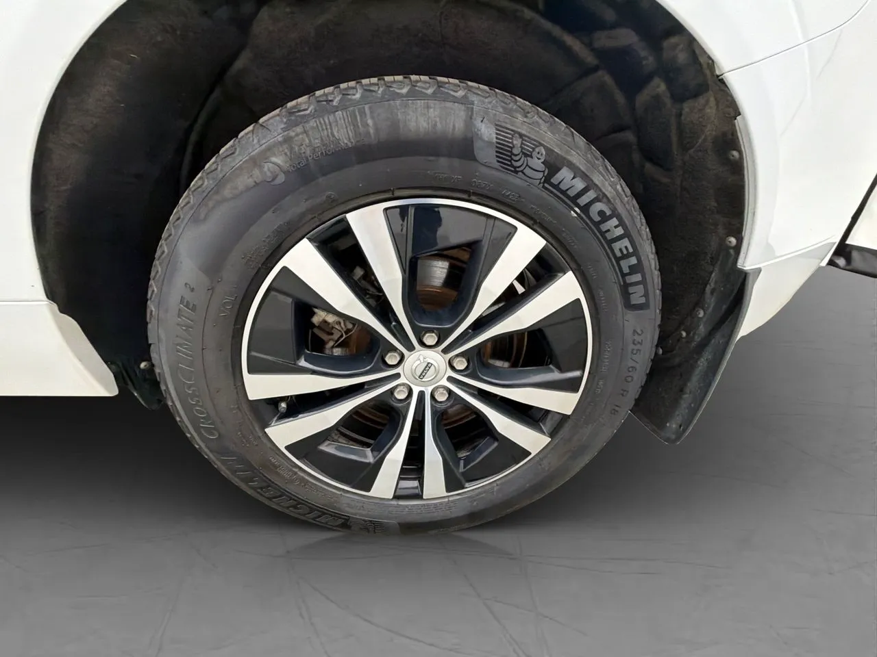 Vehicle image 33