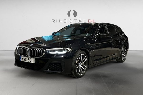 BMW 530 e xDrive Touring 292 HK AUT M-SPORT NAVI P-VÄRM SKINN 18" - 2022