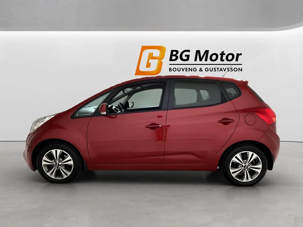 Vehicle image 6
