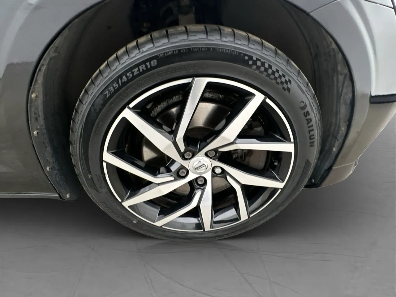 Vehicle image 30