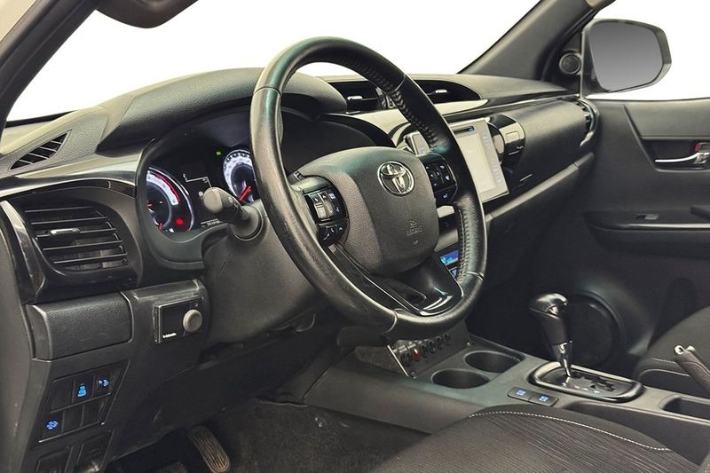 Toyota Hilux bild 12