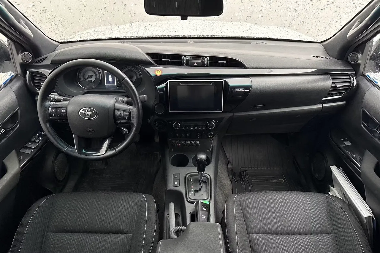 Vehicle image 8