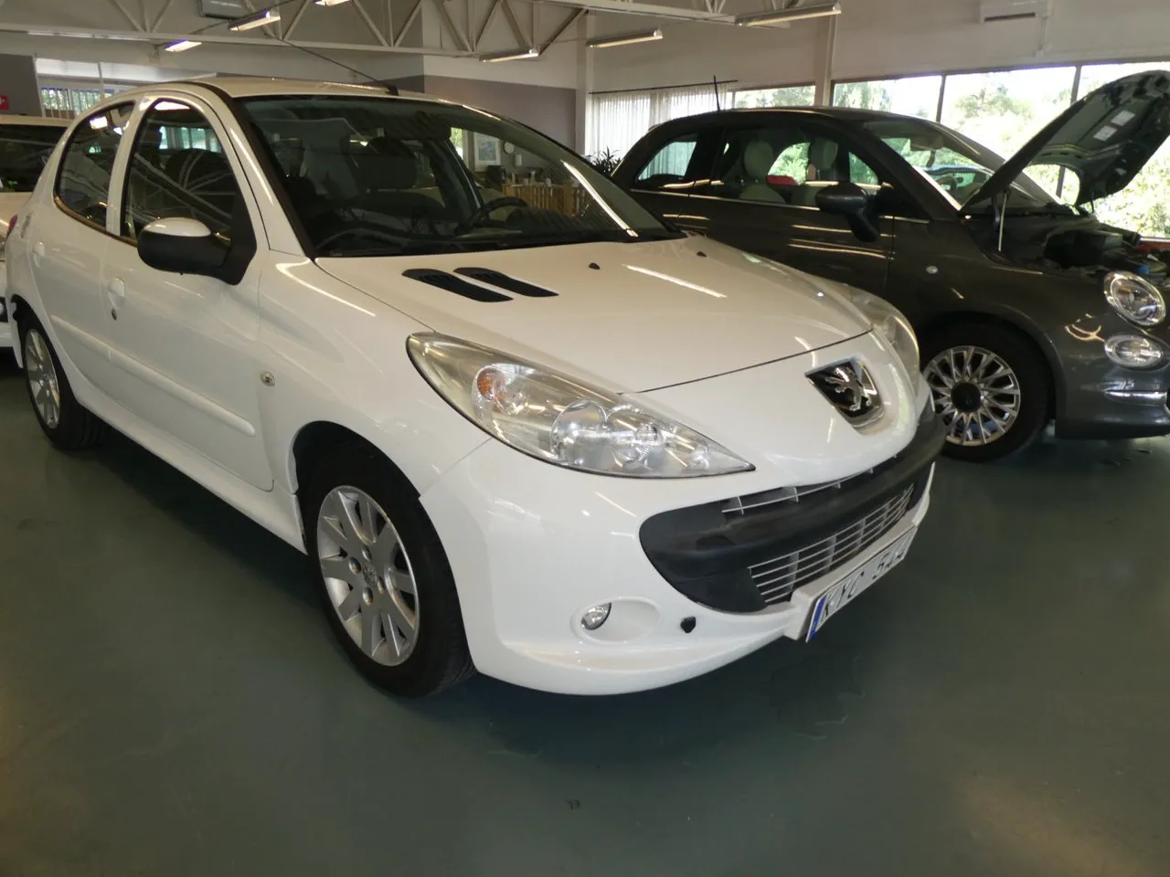 Vehicle image 7