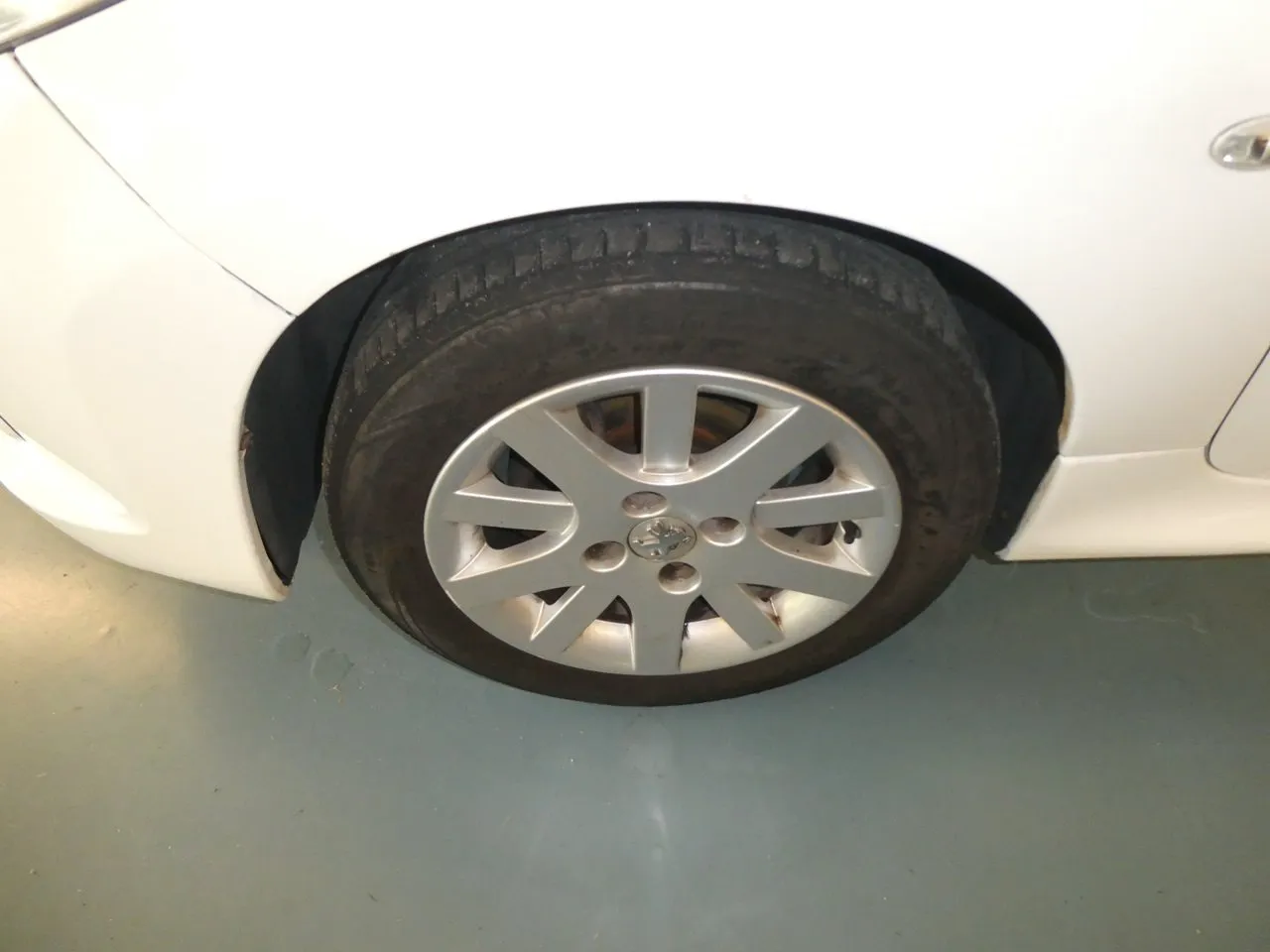 Vehicle image 5