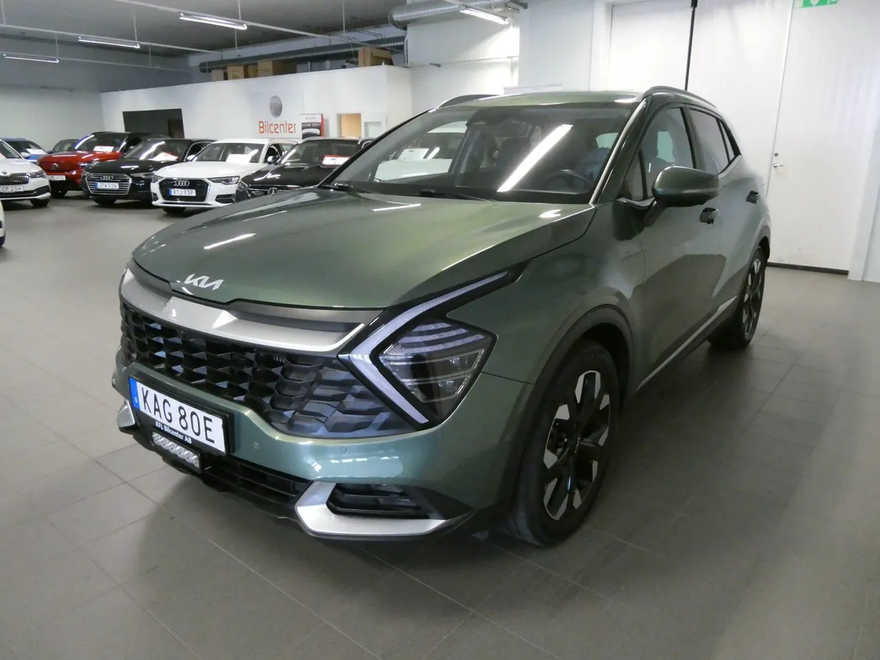 Vehicle image 6
