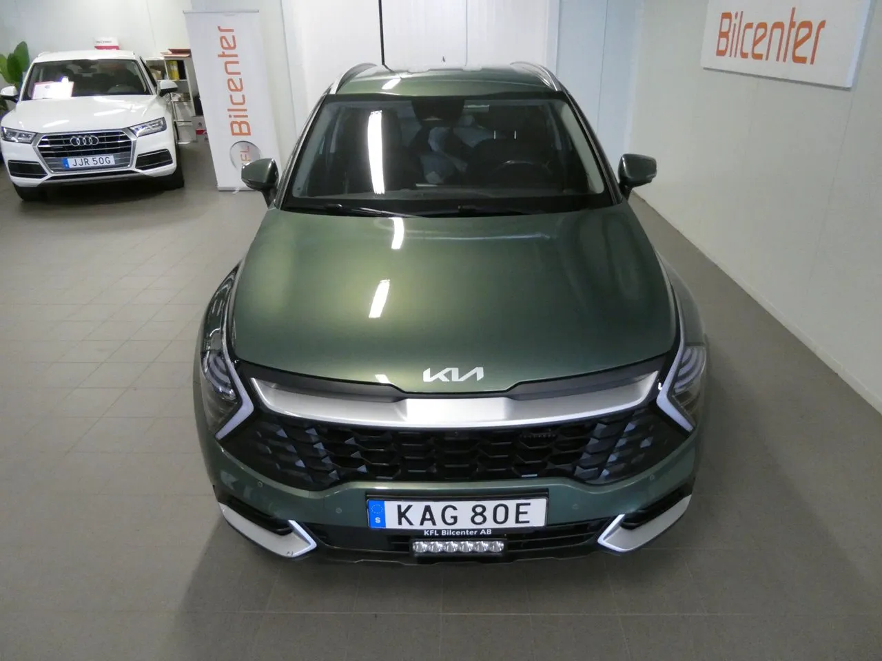 Vehicle image 8