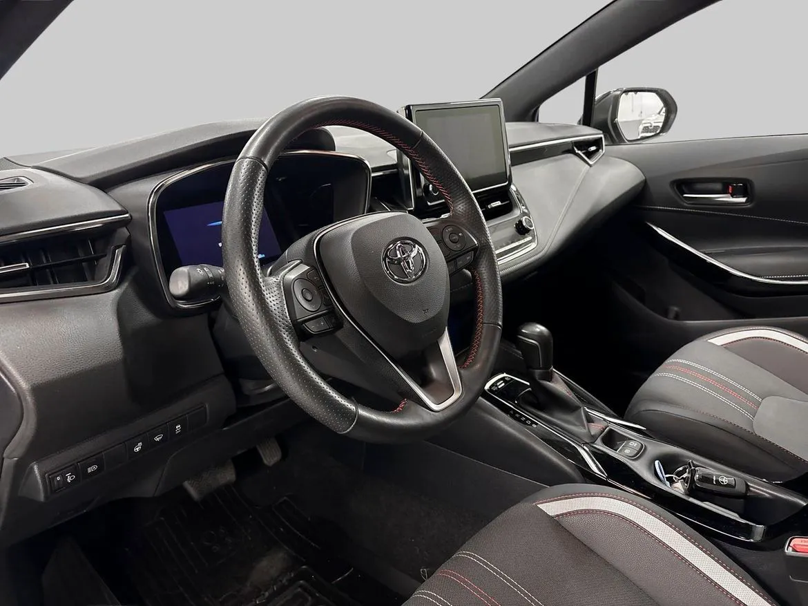 Vehicle image 13