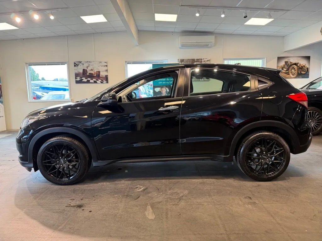 Vehicle image 18