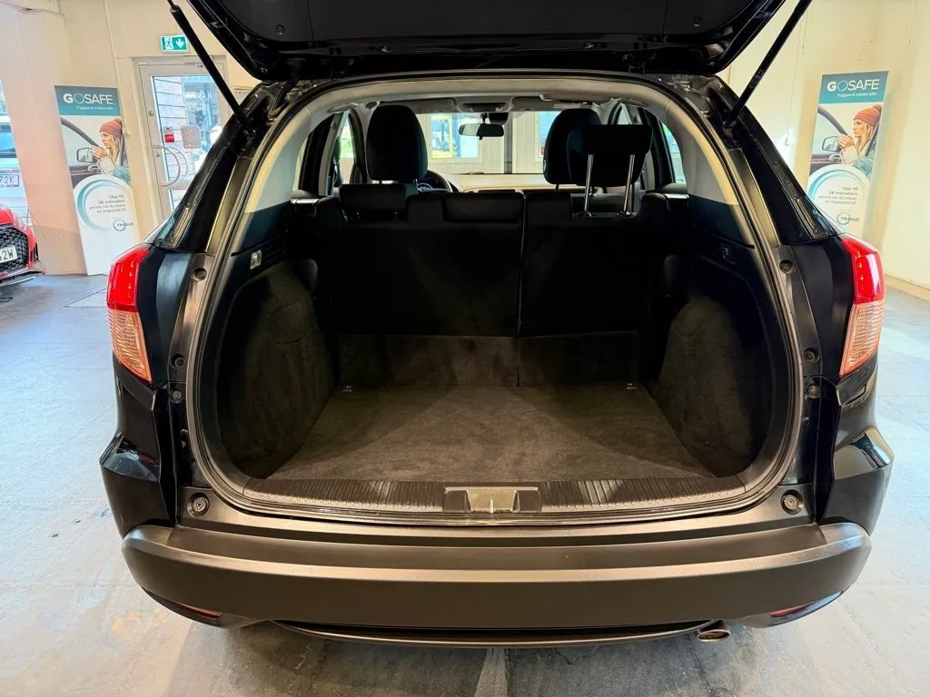 Vehicle image 19
